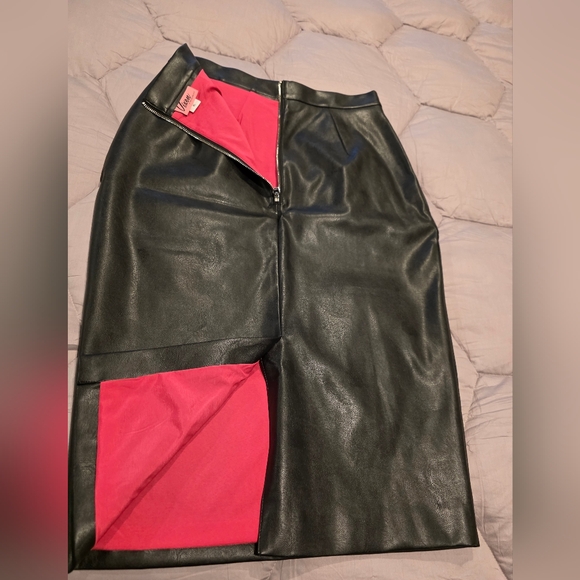 Black Vegan Leather Pencil Skirt - Picture 4 of 6